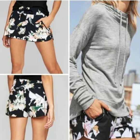 Athleta Polynesia Easy Short - Picture 9 of 10